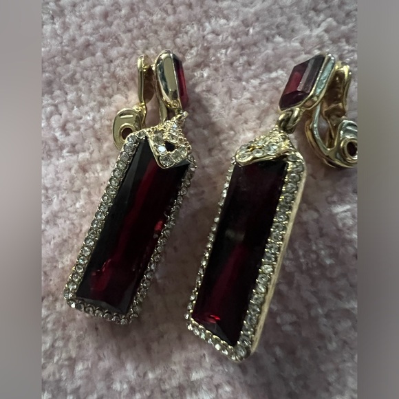 Lauren Ralph Lauren Red  Stone Clip On Earrings! - Picture 3 of 10